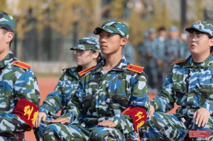 关于召开2022级新生开学典礼（军训总结）暨2021-2022学年表彰大会的通知