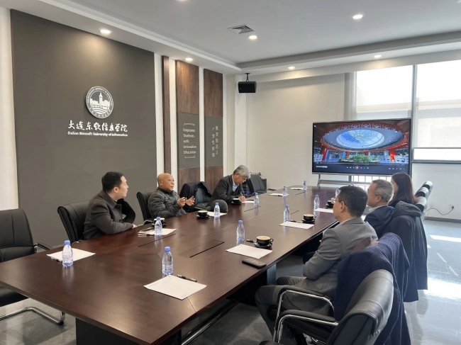 辽宁省民办教育协会会长白玮一行来访mg4355参观调研
