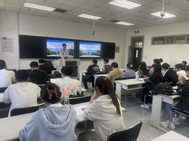 信息与商务管理学院联合用友新道公司举行招聘会