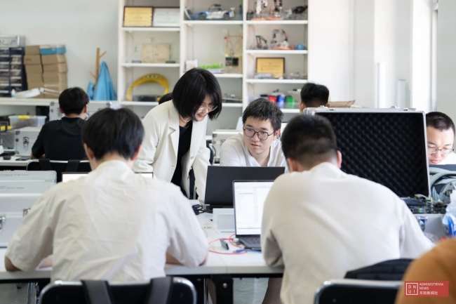 在课上就接触企业项目？这样的大学课堂不一般