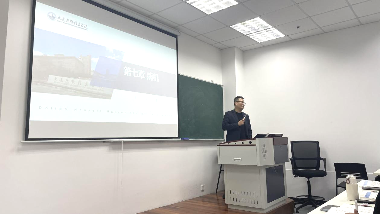 推进文化育人工作：健康学院举办“名医进课堂”活动